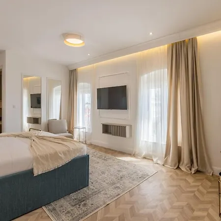 Apartment Seafront Luxury Manda, With Balcony