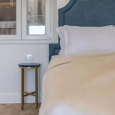 Seafront Luxury Manda, With Balcony Apartment *